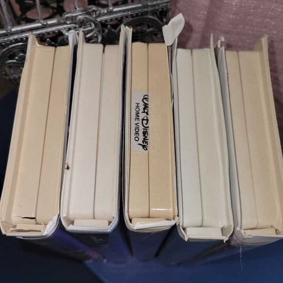 Disney classic vintage VHS tapes bundle - Picture 9 of 11